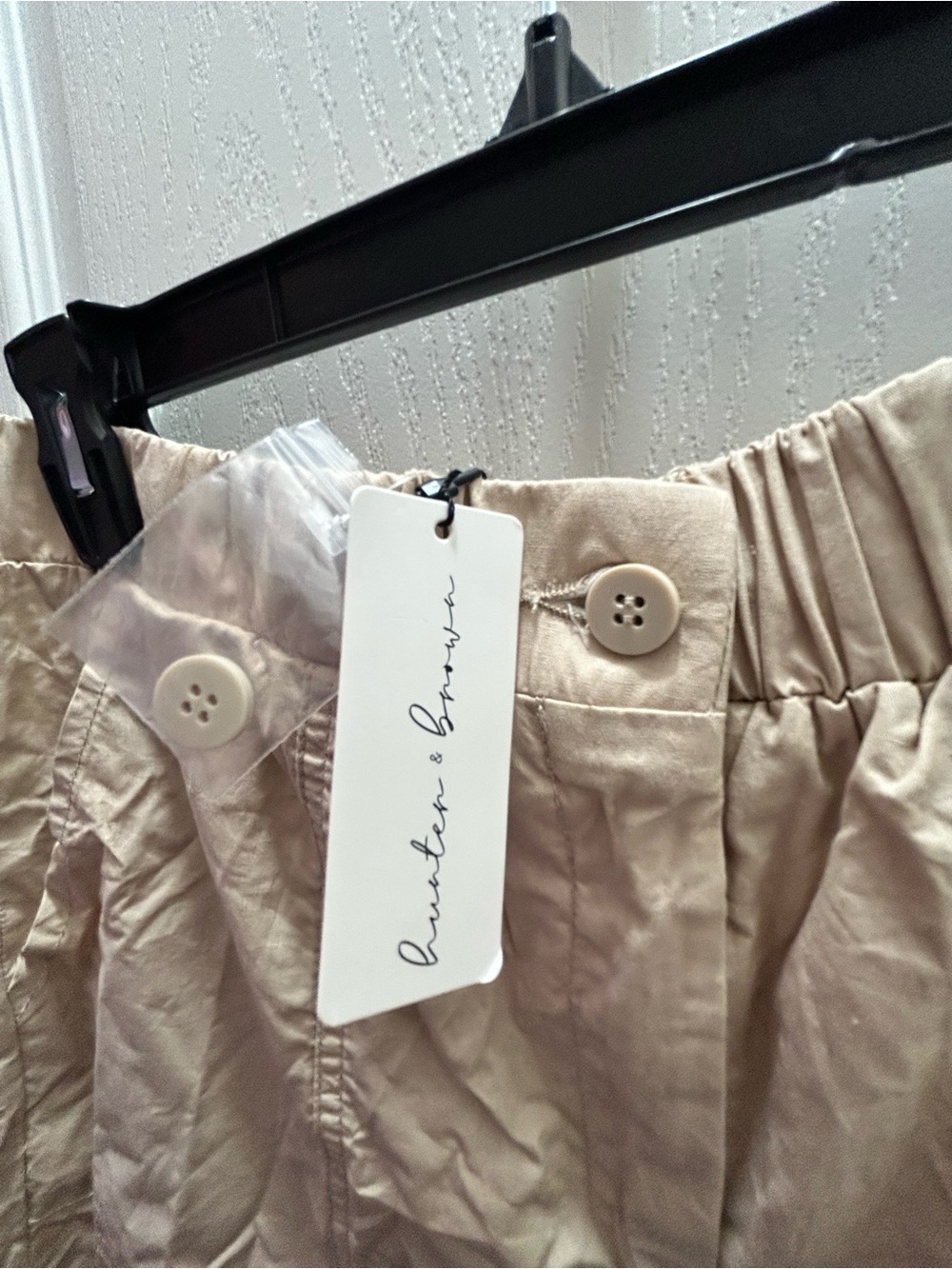 NWT Hunter & Brown Beige Crinkle Cotton Barrel Pants Size Large